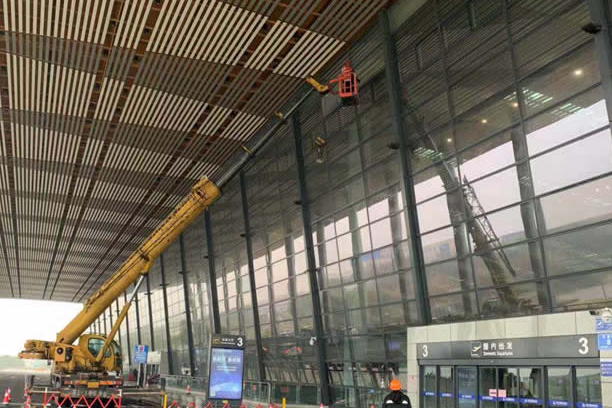 丰台玻璃幕墙维护和保养